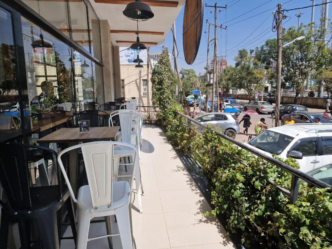 Zemilo Hotel Apartment Addis Abeba Esterno foto